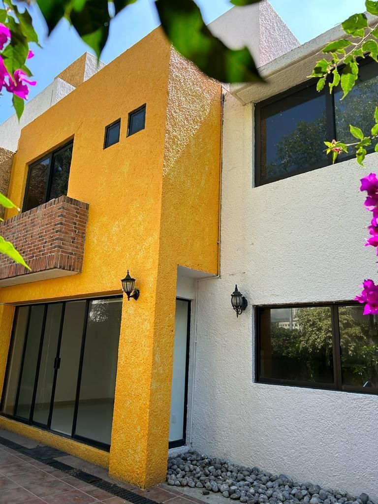 CASA EN VENTA -RENTA  EN INTERLOMAS