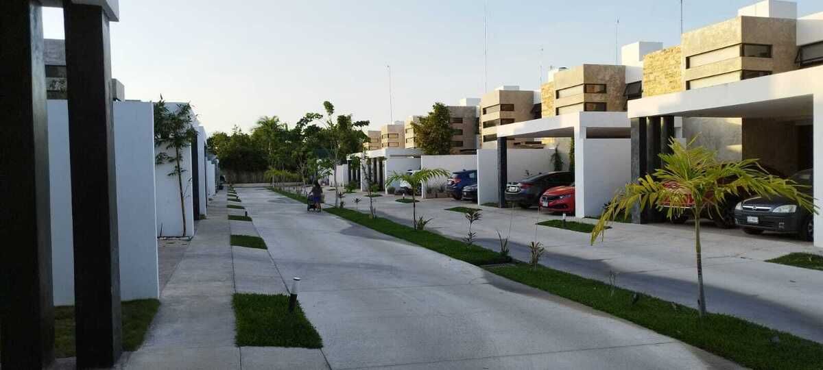 7 de 22: PRIVADA DE 20 CASAS