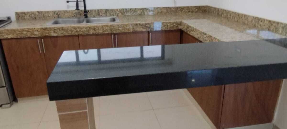 5 de 22: MESETA GRANITO COCINA
