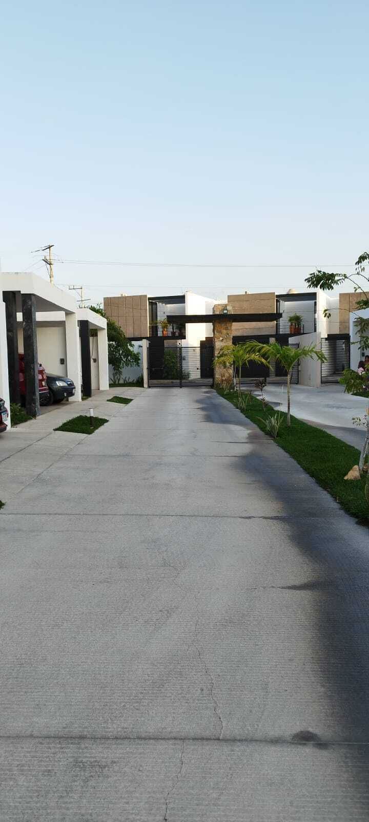 3 de 22: CALLE DOBLE