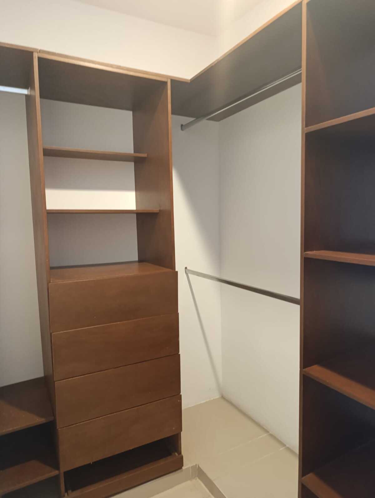 12 de 19: CLOSETS VESTIDOR REC. PLANTA BAJA Y PLANTA ALTA.