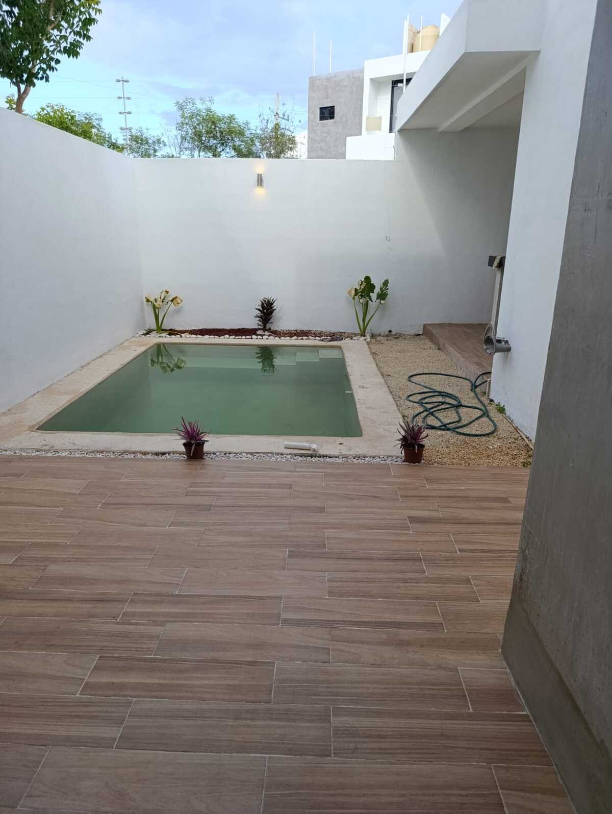 5 de 19: PISCINA CON AMPLIA TERRAZA