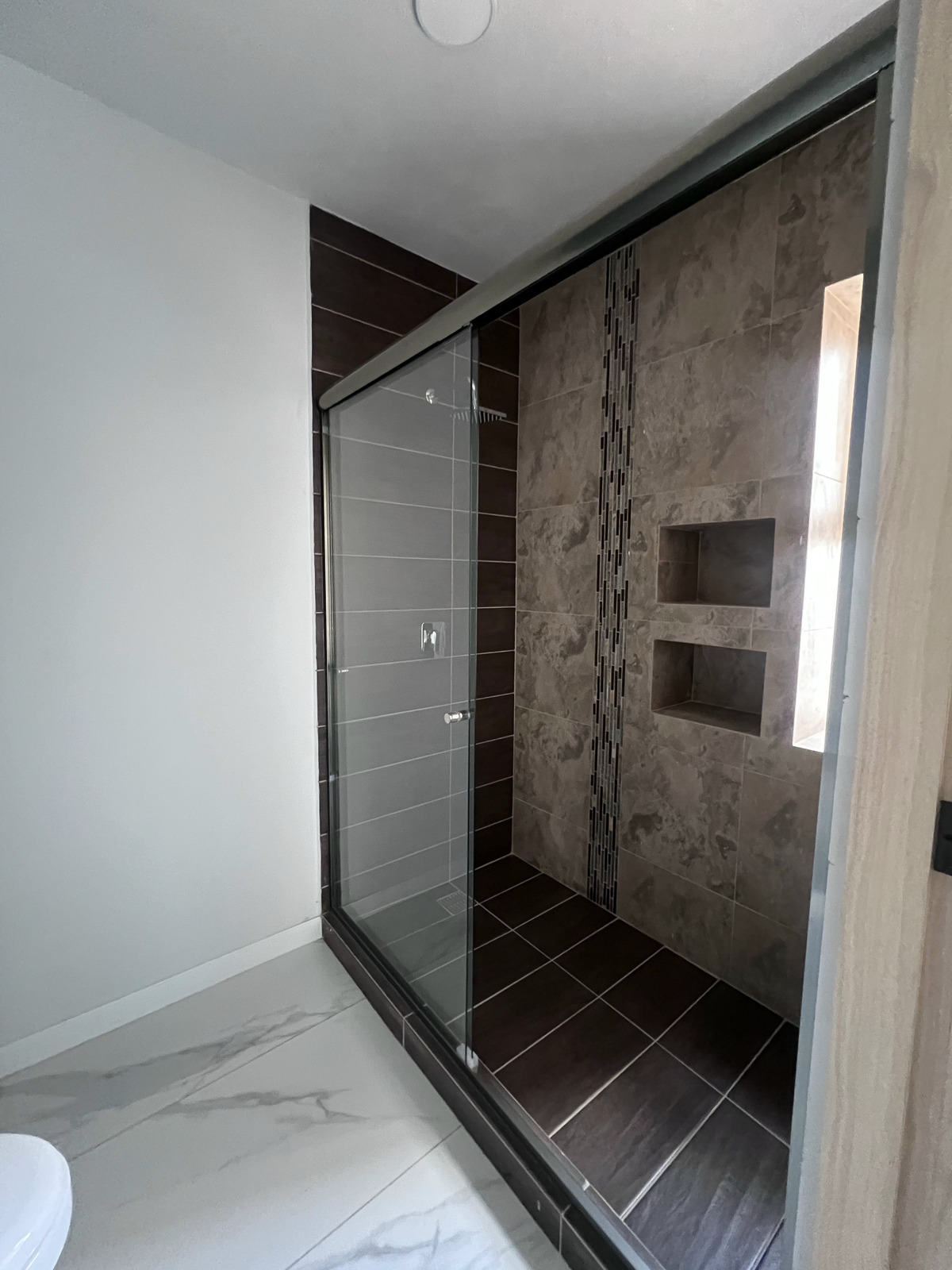 Baño completo en recámara principal