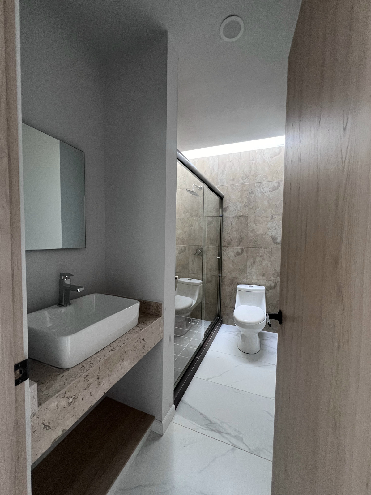 Baño compartido en planta alta