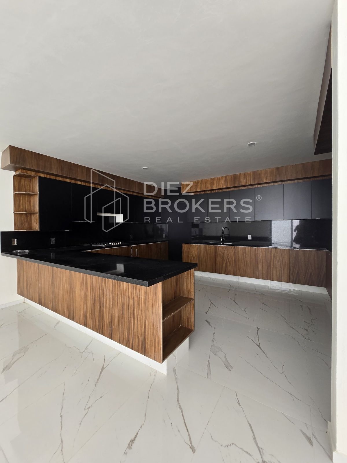 Casa en Venta - Coto Bizantino, Valle Imperial, Zapopan. - foto 2