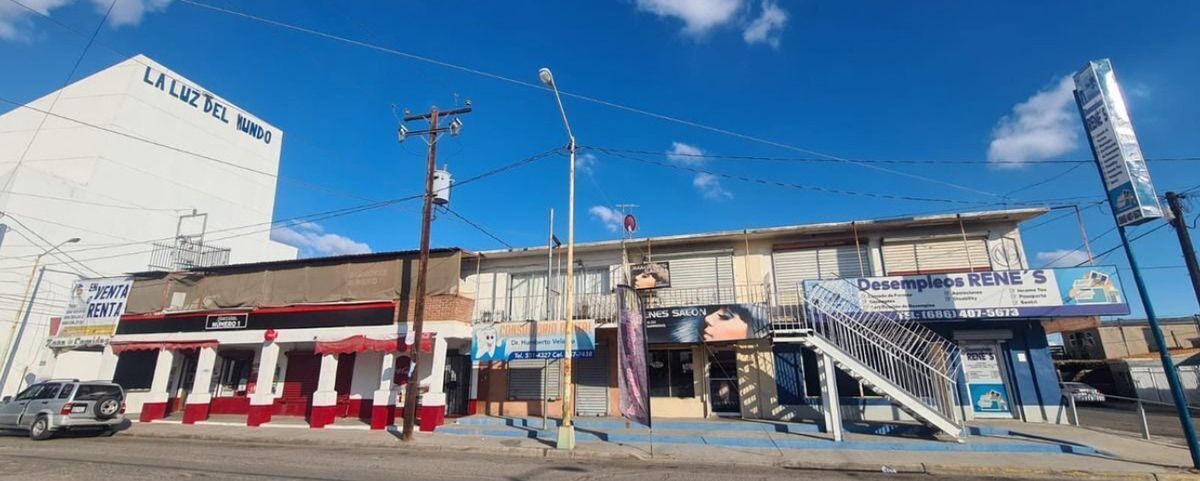 Locales Comerciales con Casa en Venta en Colonia Baja California