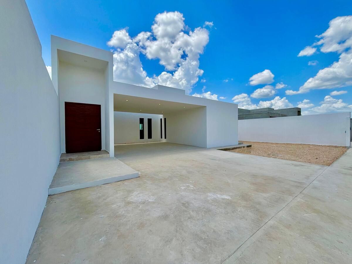 2 de 46: FACHADA PRINCIPAL