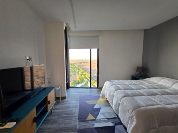 2 of 9: Habitacion