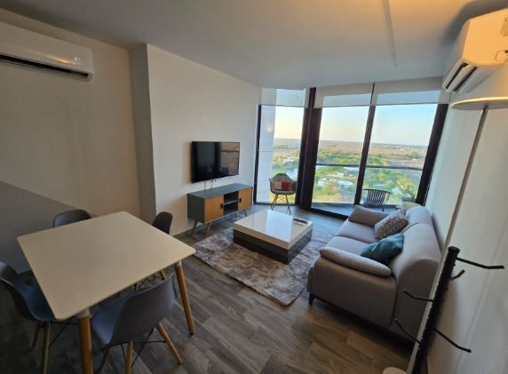 4 of 9: tv room y comedir