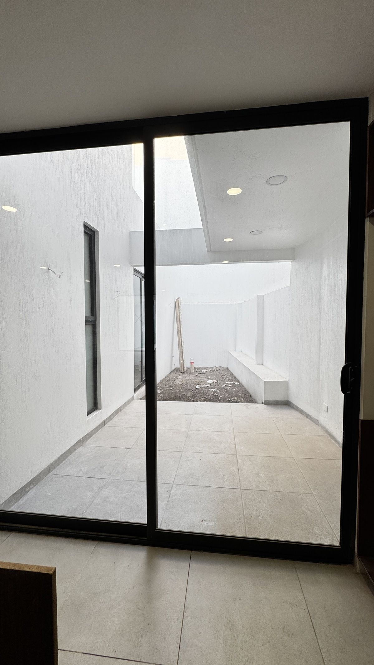 5 de 22: terraza y jardin