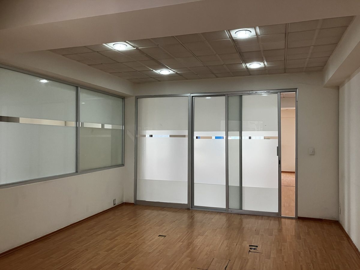 3 of 8: Privados con puertas de vidrio