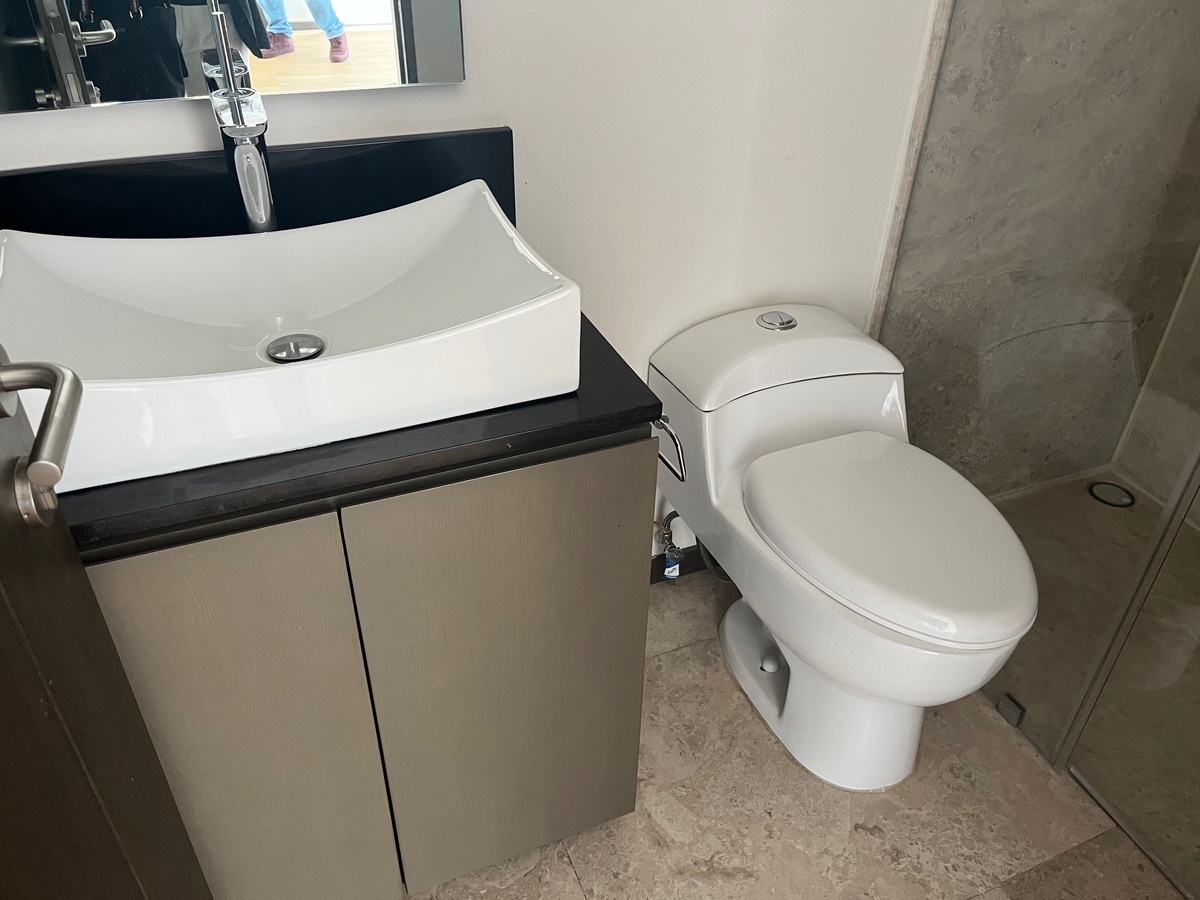 20 de 44: baño completo planta baja