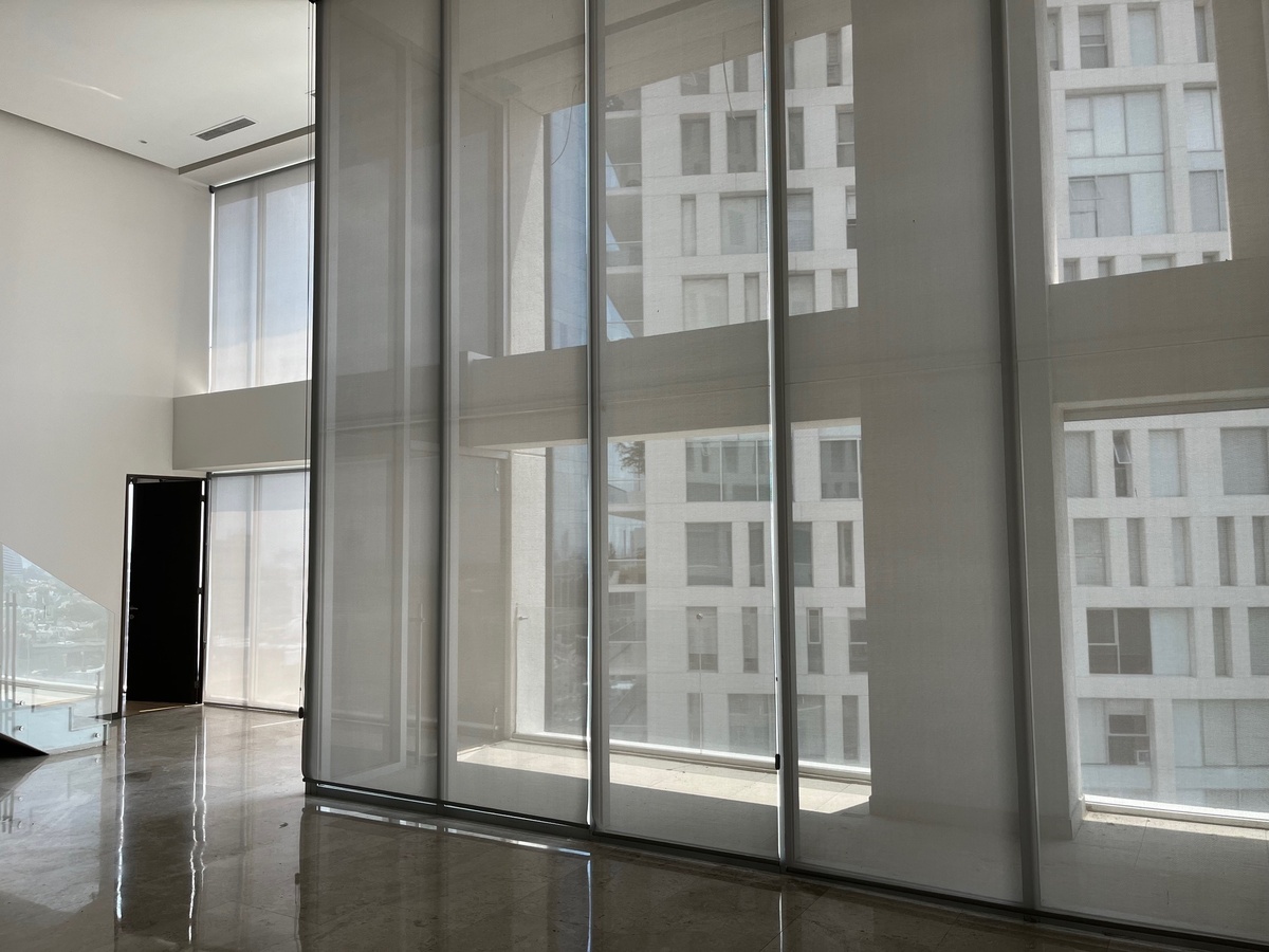 3 de 44: DOBLE ALTURA DE SALA