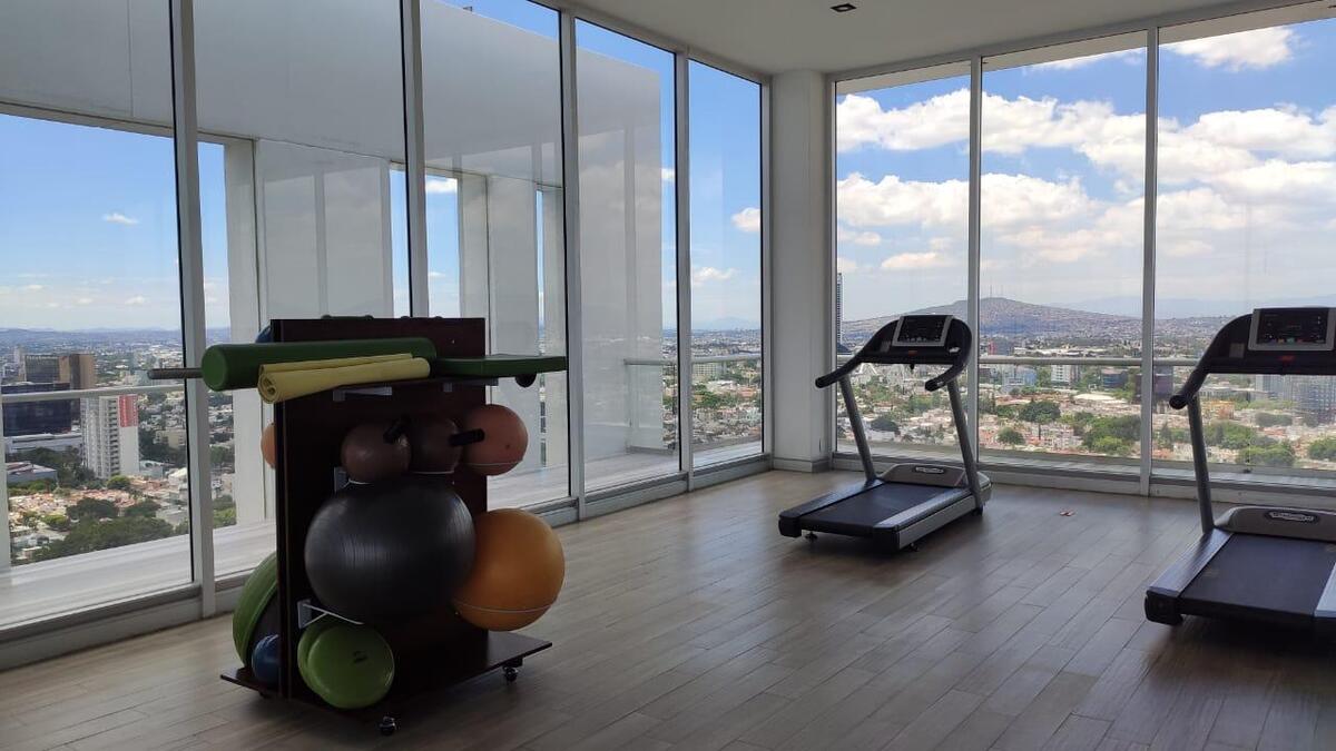 38 de 44: gimnasio
