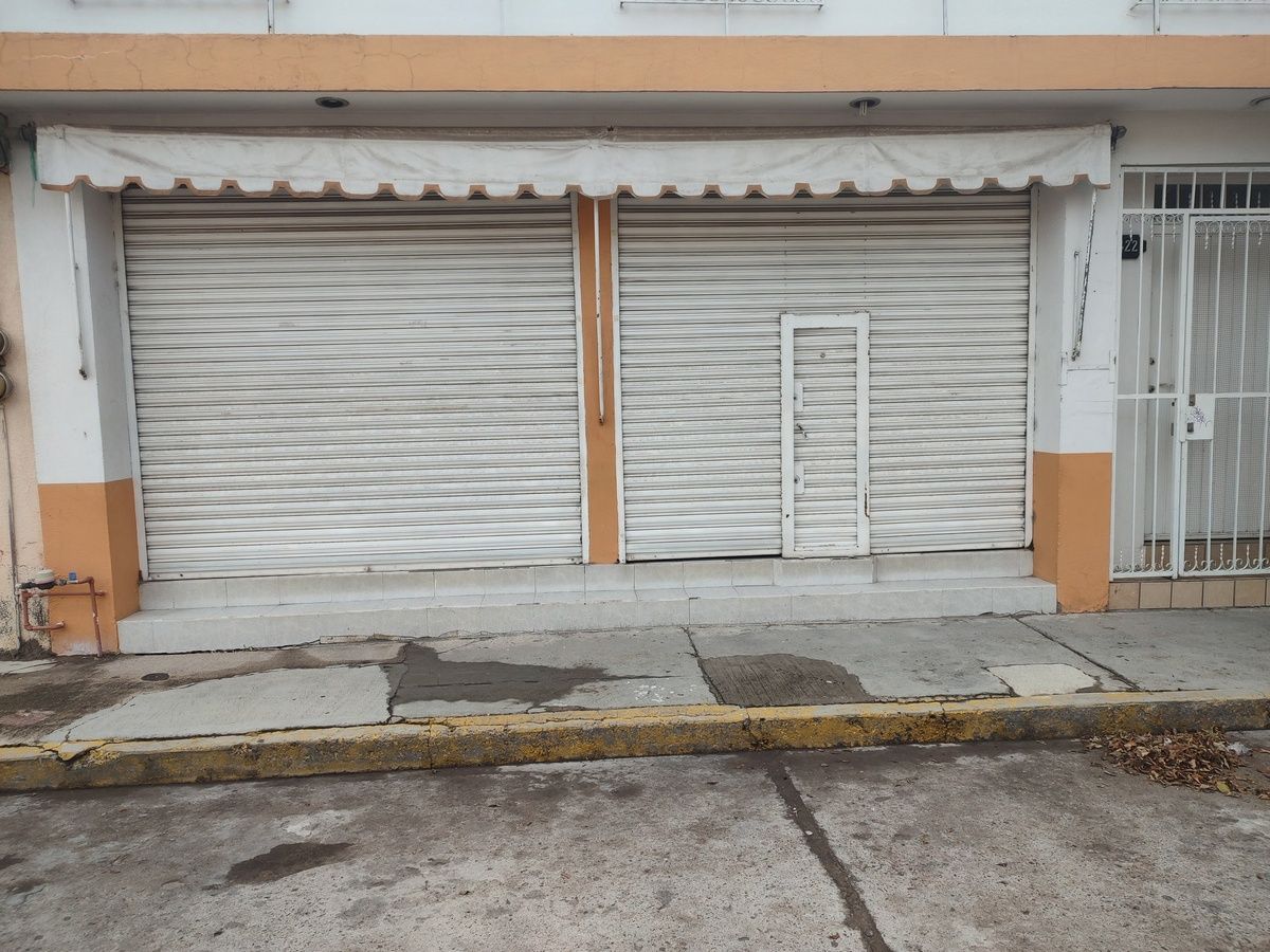 1 de 7: Fachada del Local
