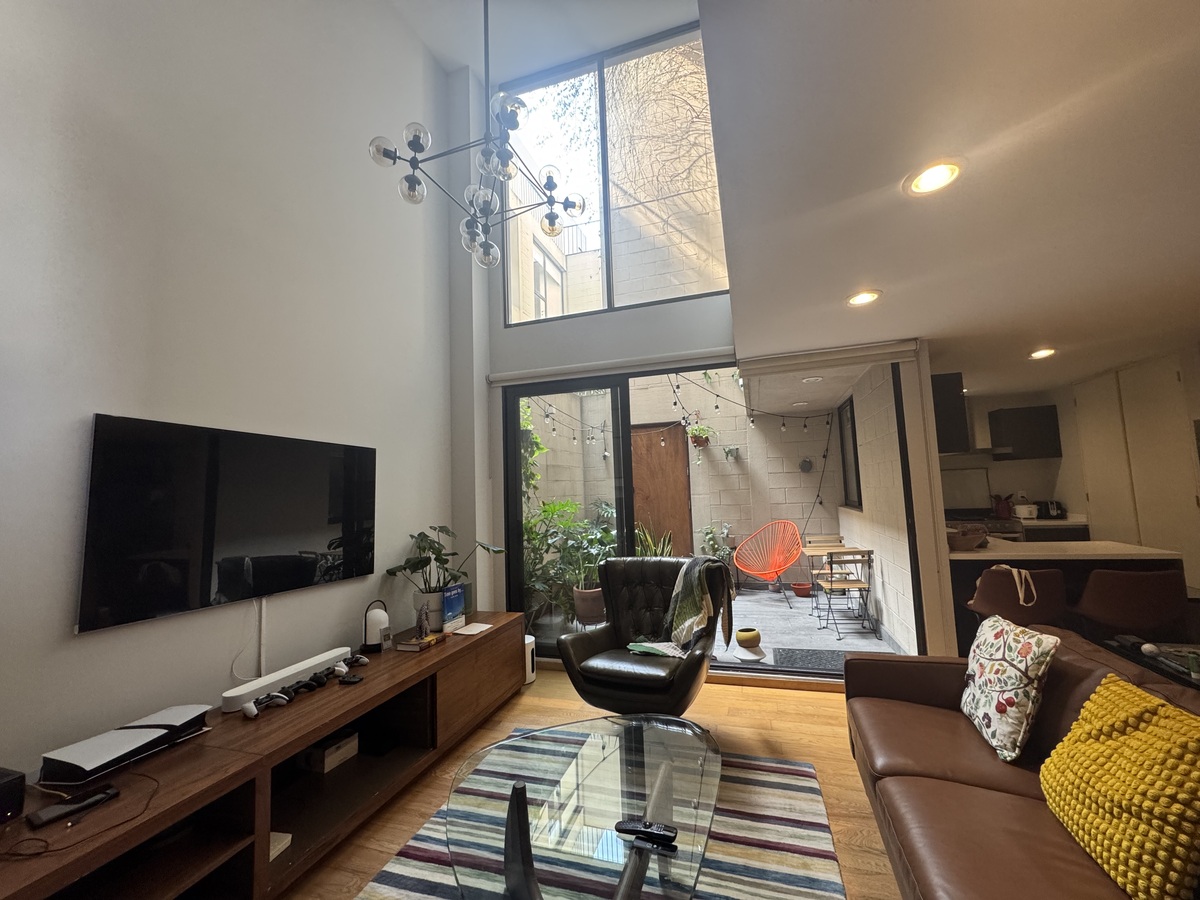 2 de 35: Doble altura en sala