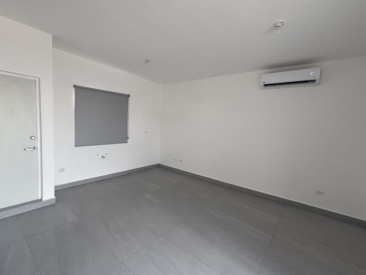 17 de 27: RECAMARA DE VISITAS O SALA DE JUEGOS EN EL 3ER PISO