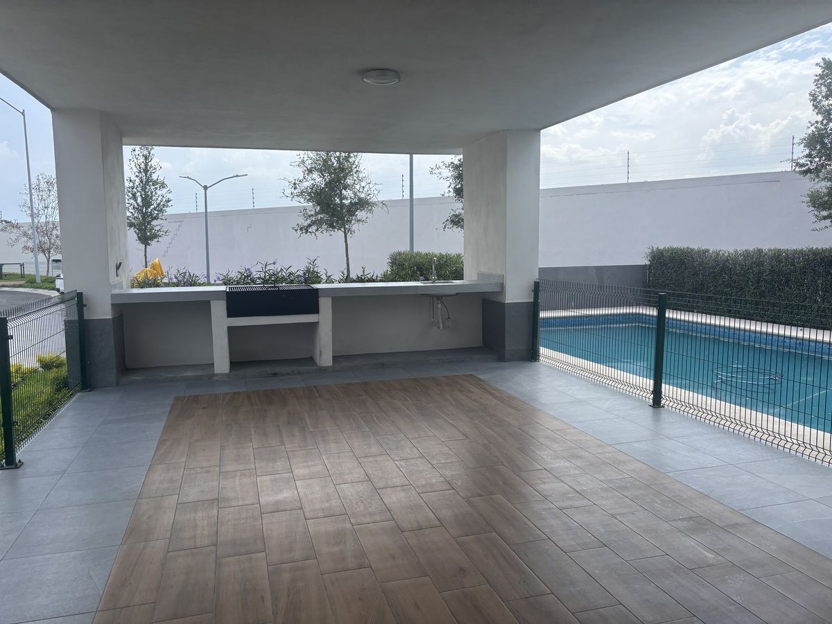 21 de 27: AREAS RECREATIVAS DE LA PRIVADA