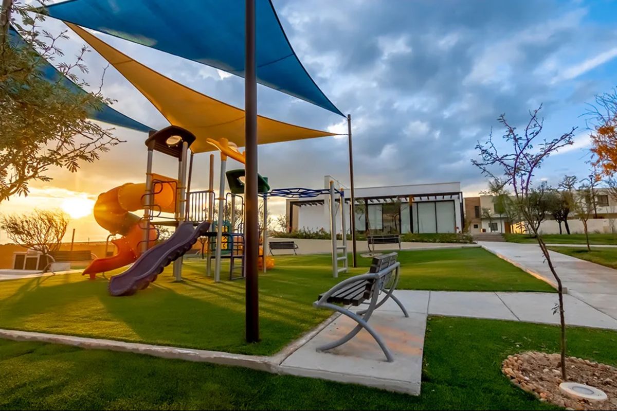 11 of 13: Áreas familiares