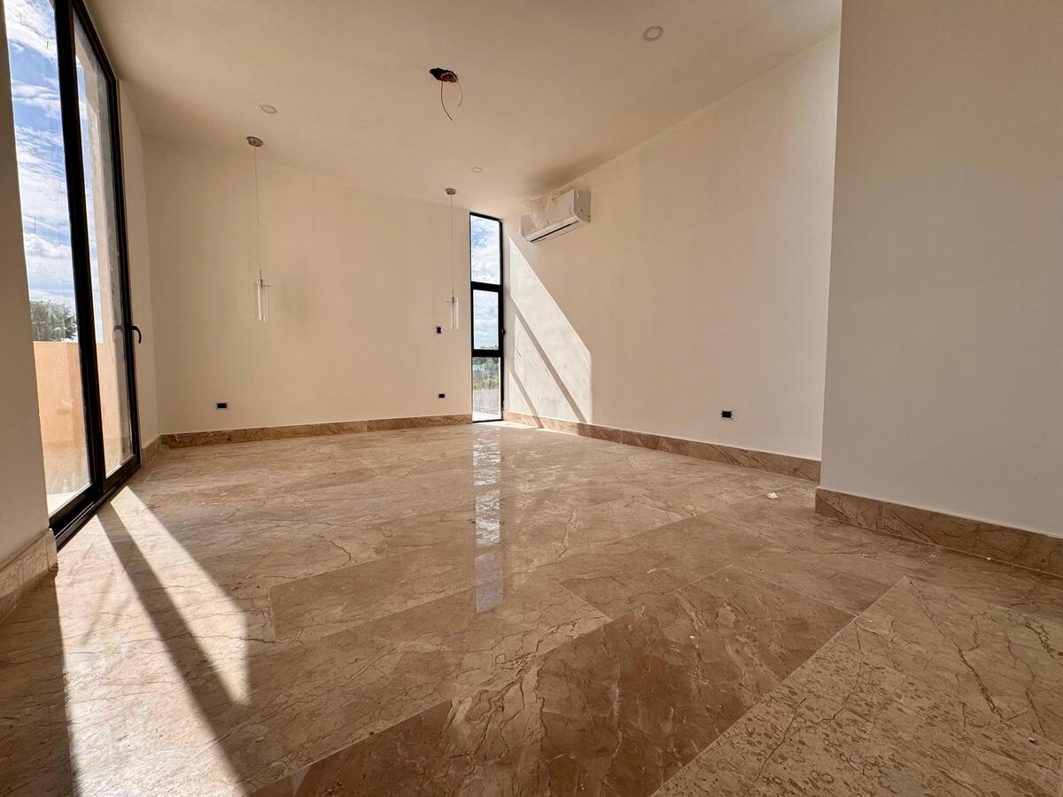 14 of 47: RECÁMARA PRINCIPAL CON BALCÓN