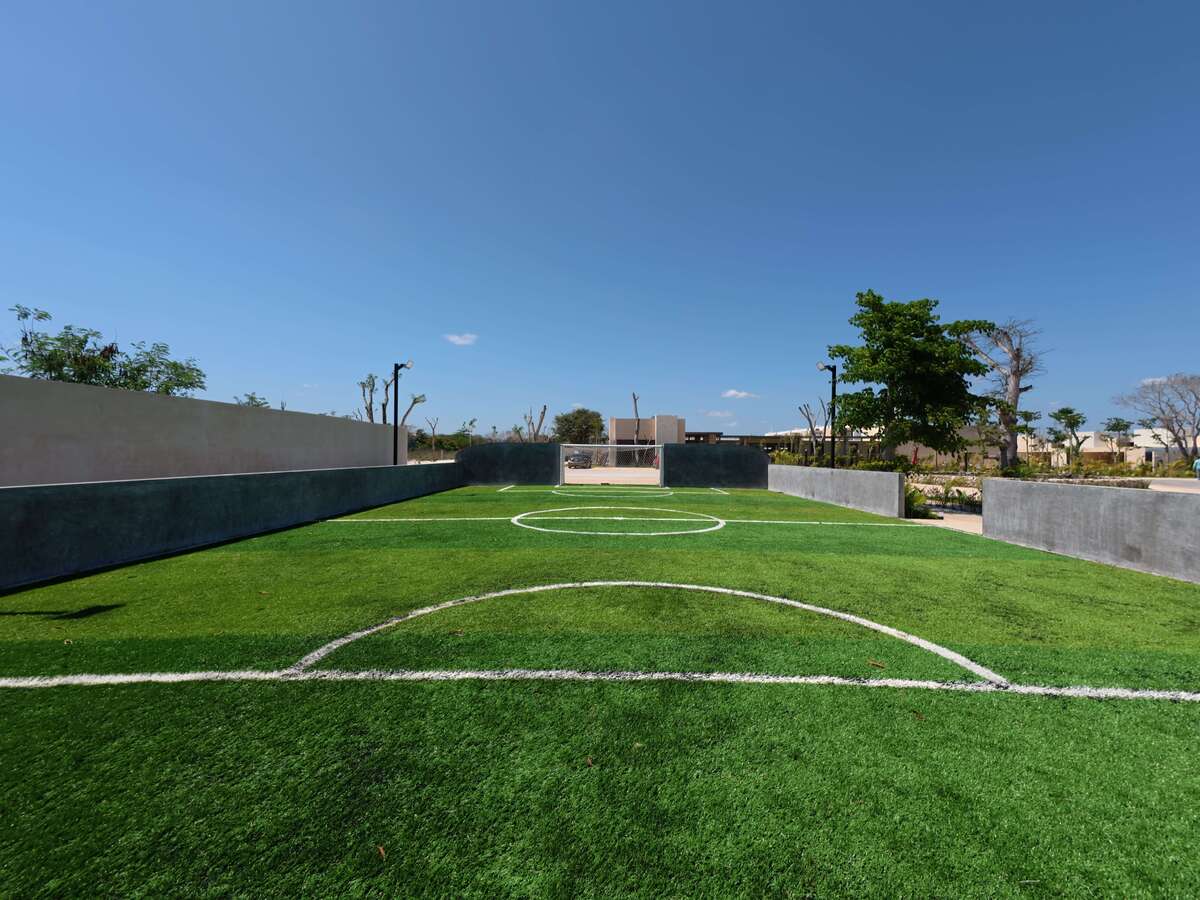 38 of 47: CANCHA FUT 7