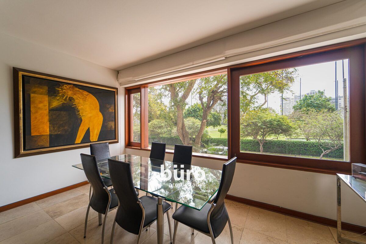 1 of 25: Comedor con Vista al Golf