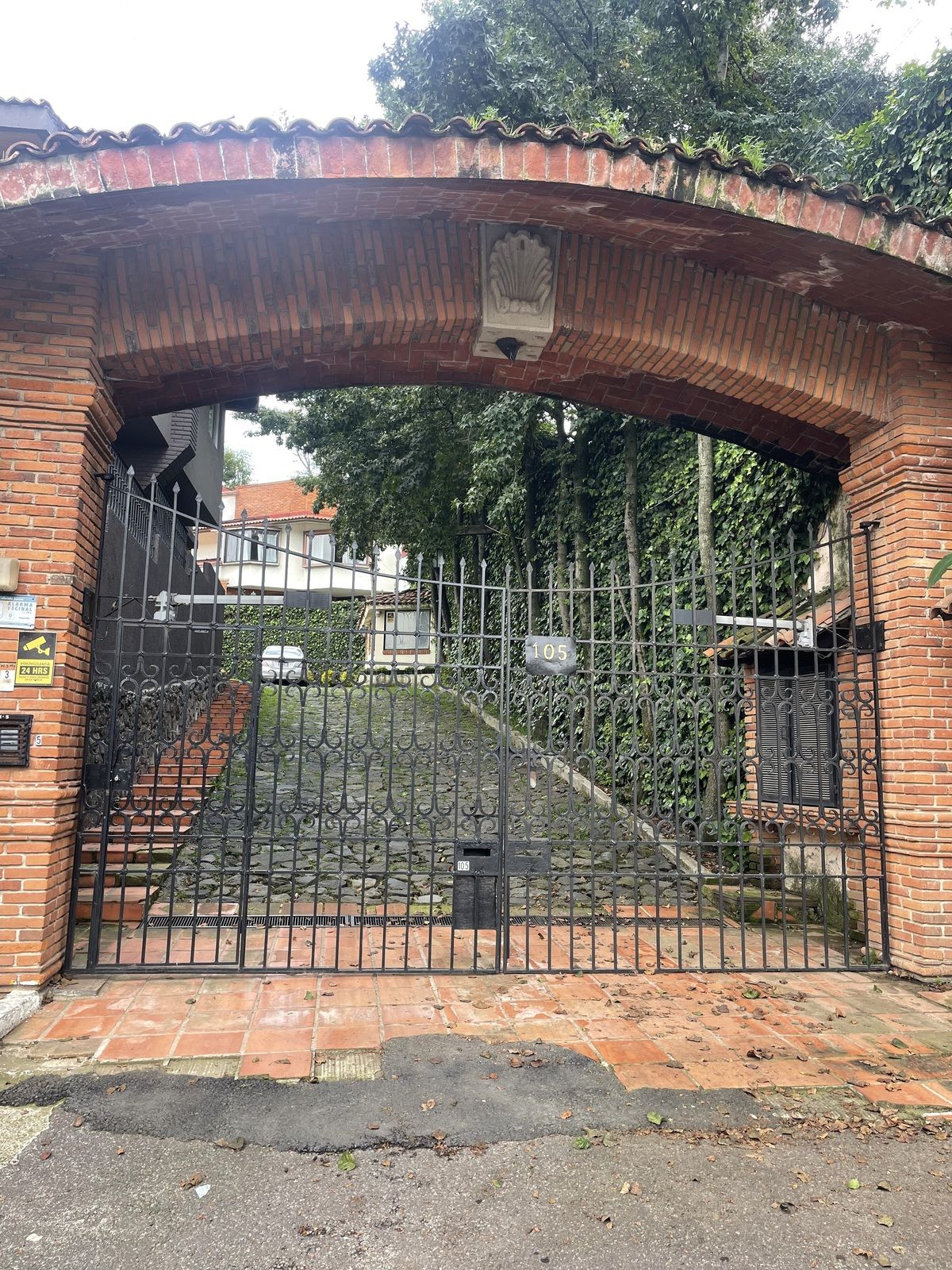 2 de 17: Acceso casa