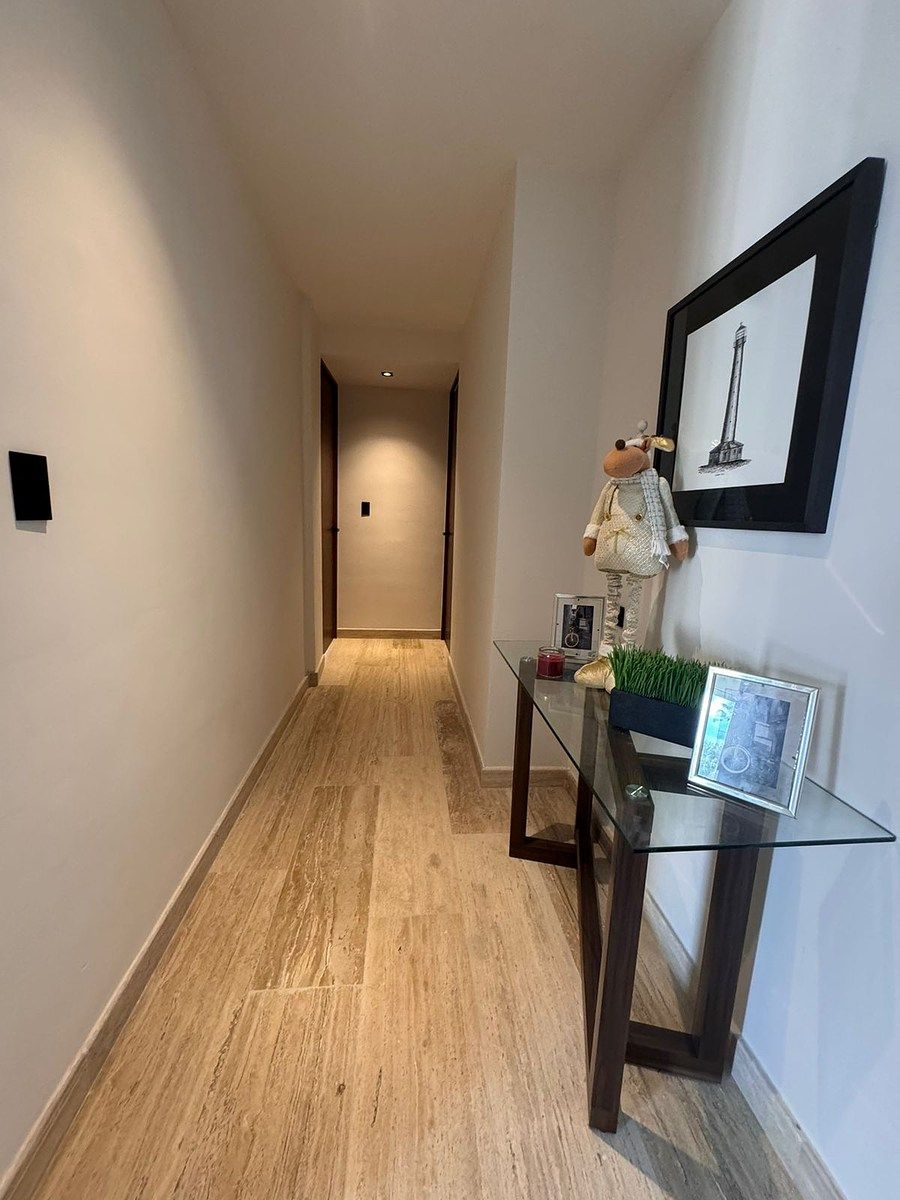 4 de 14: Pasillo Distribuidor