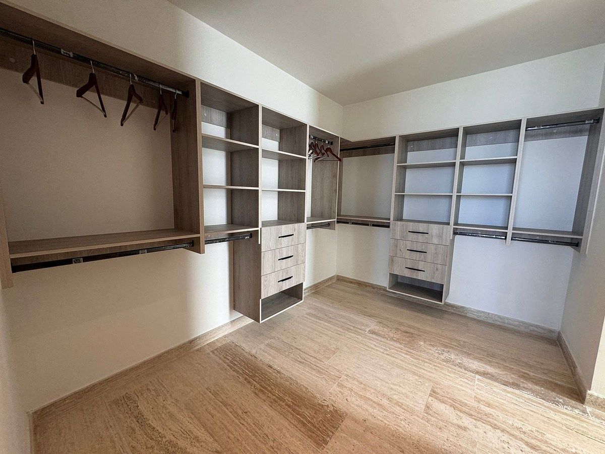 7 de 14: Closet Recámara Principal