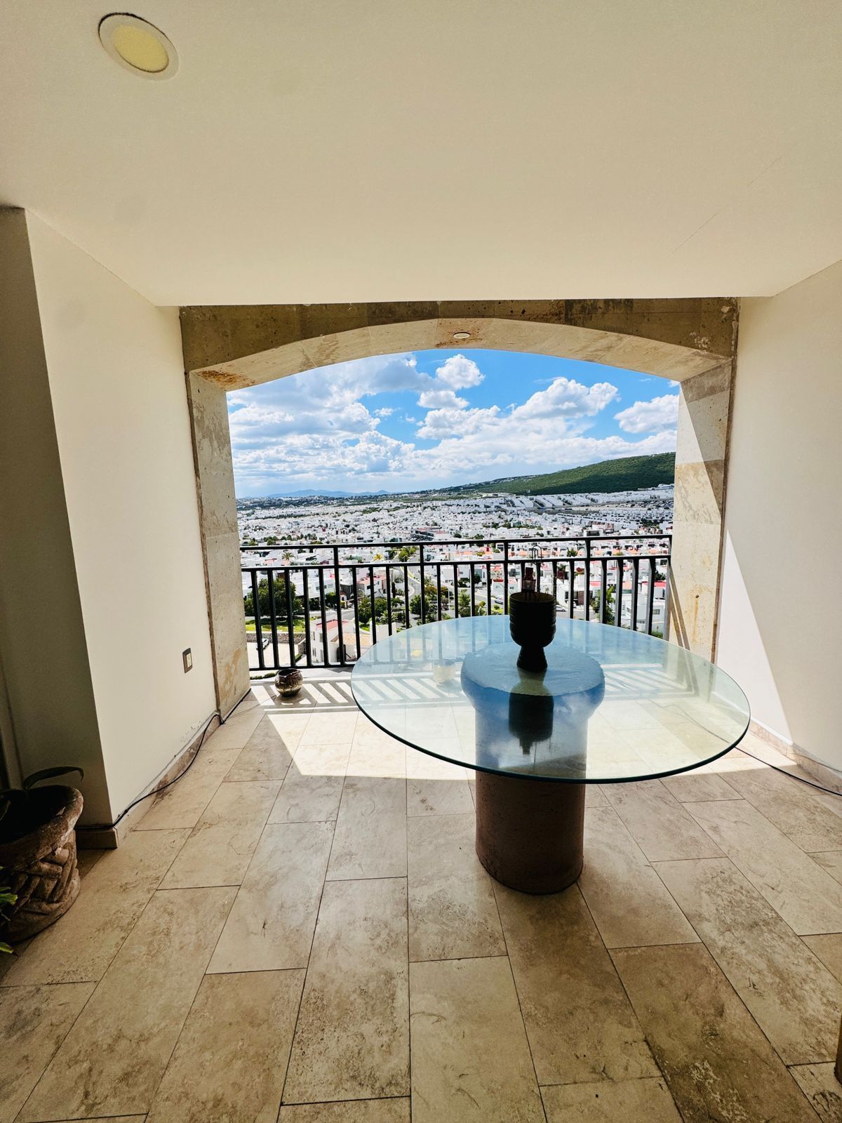 1 de 12: Balcón con vista al refugio