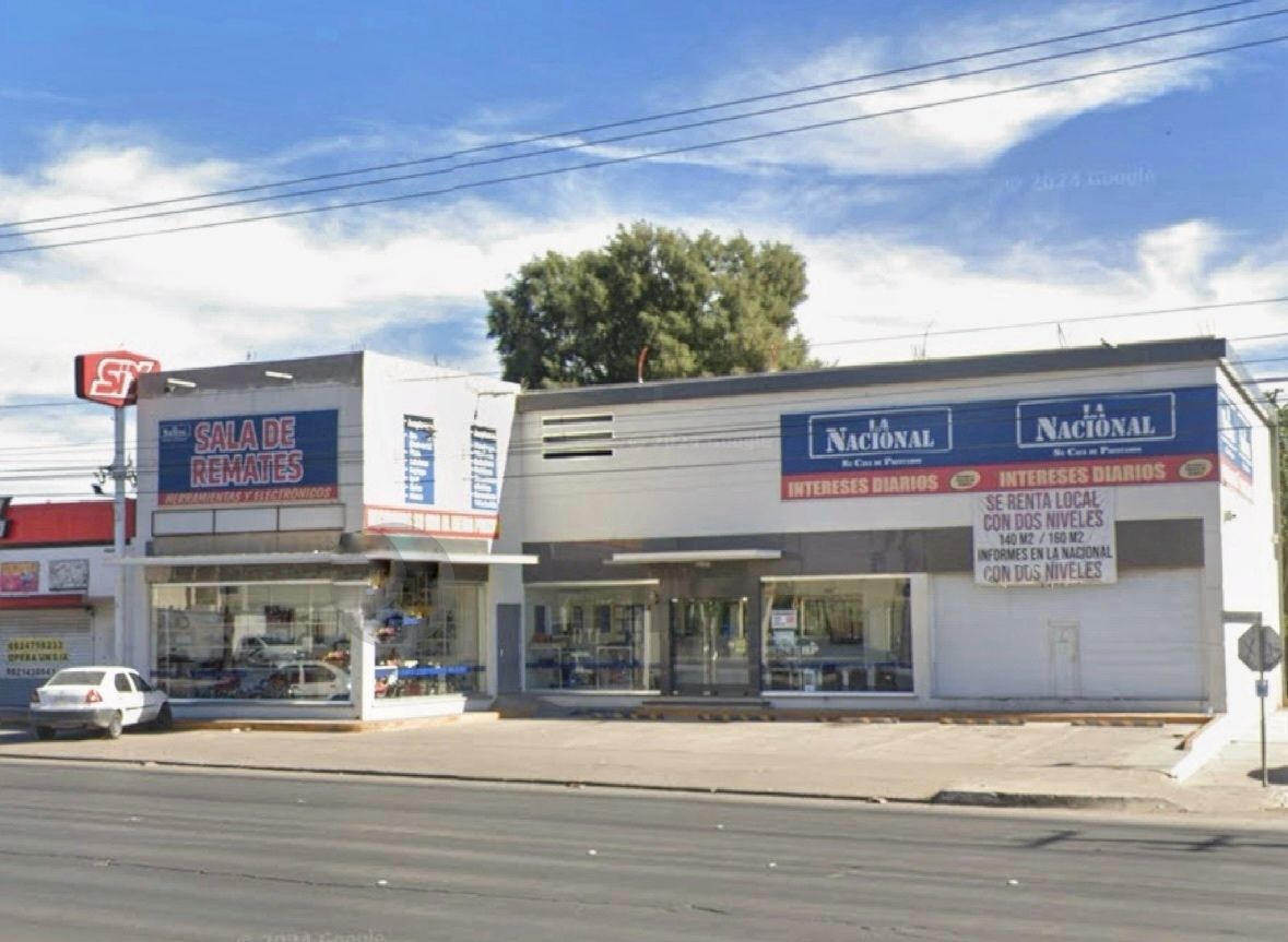 Local comercial en RENTA sobre avenida