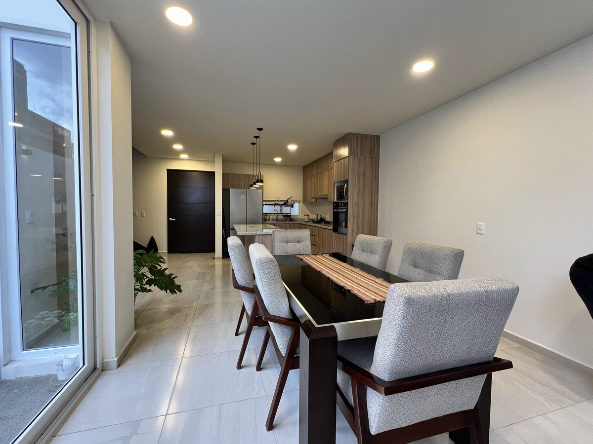 4 de 17: AREA COMEDOR