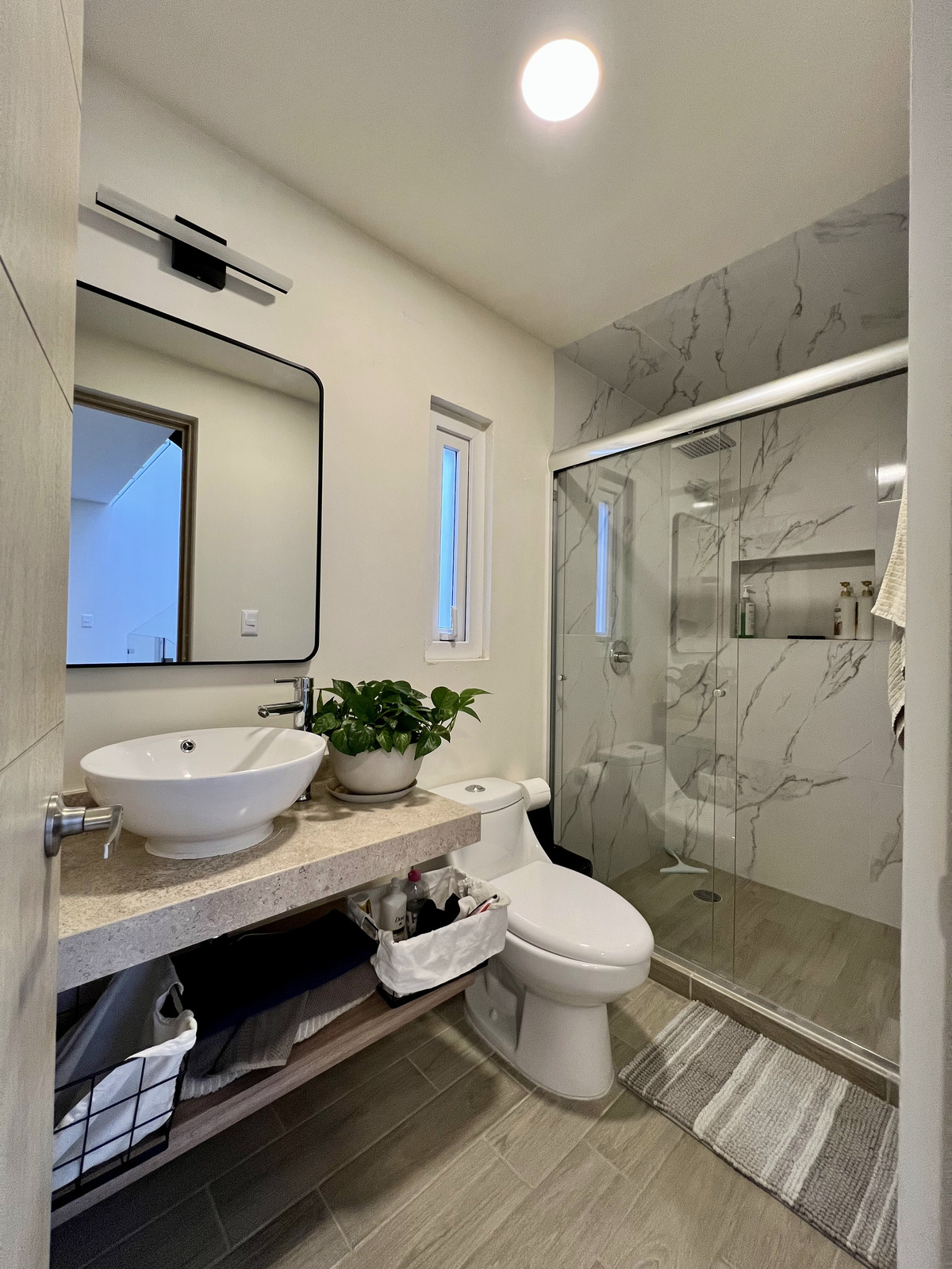 11 de 17: BAÑO COMPLETO COMPARTIDO POR HABITACION 1 Y 2