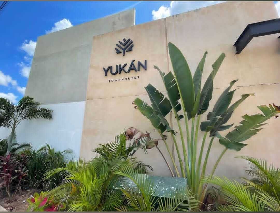 1 de 10: ACCESO PRINCIPAL