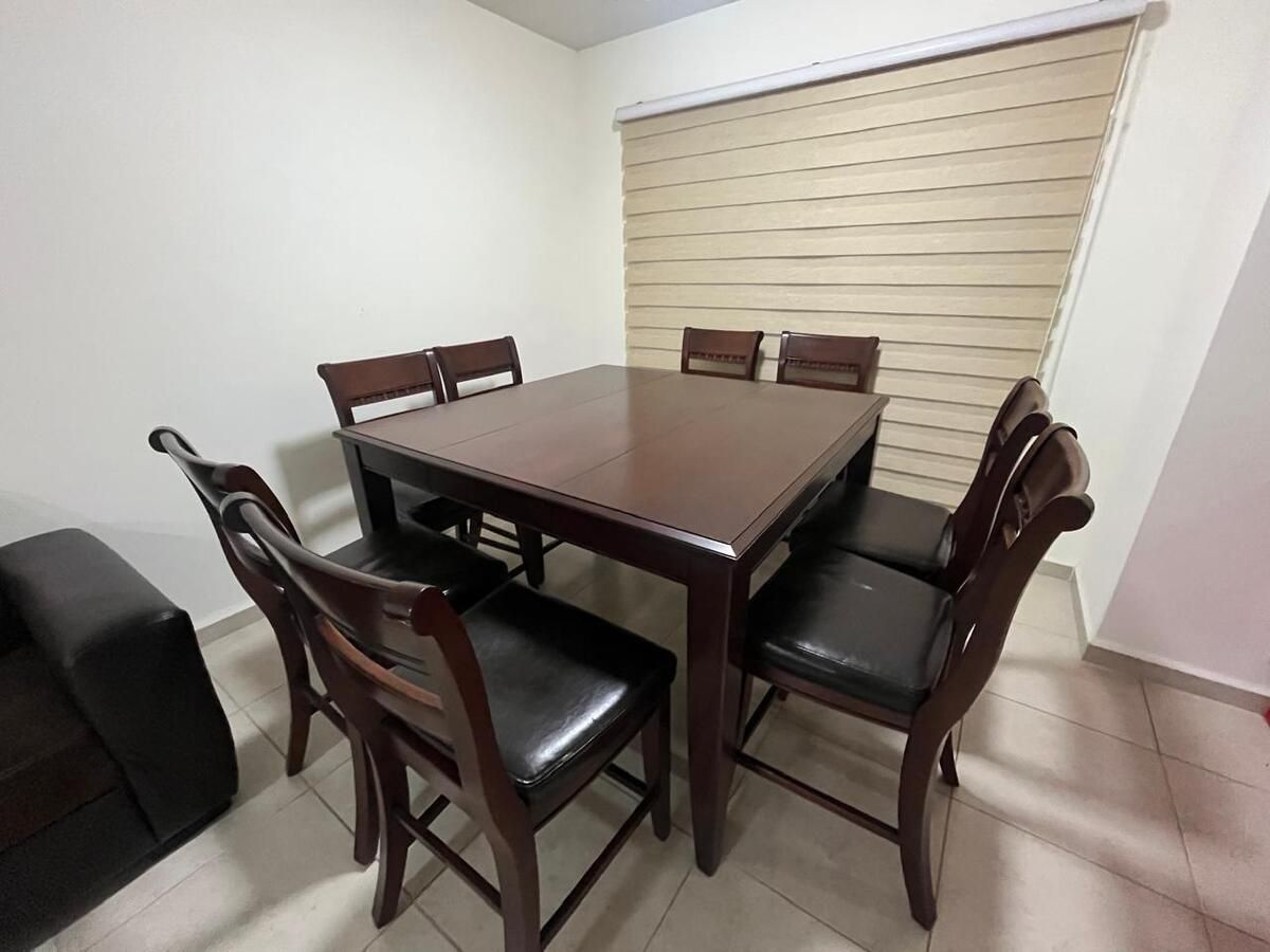 5 de 8: Espacio de comedor amplio