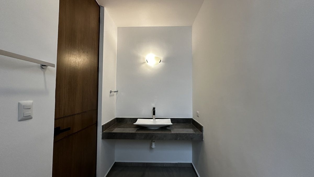 9 de 21: Baño Compartido