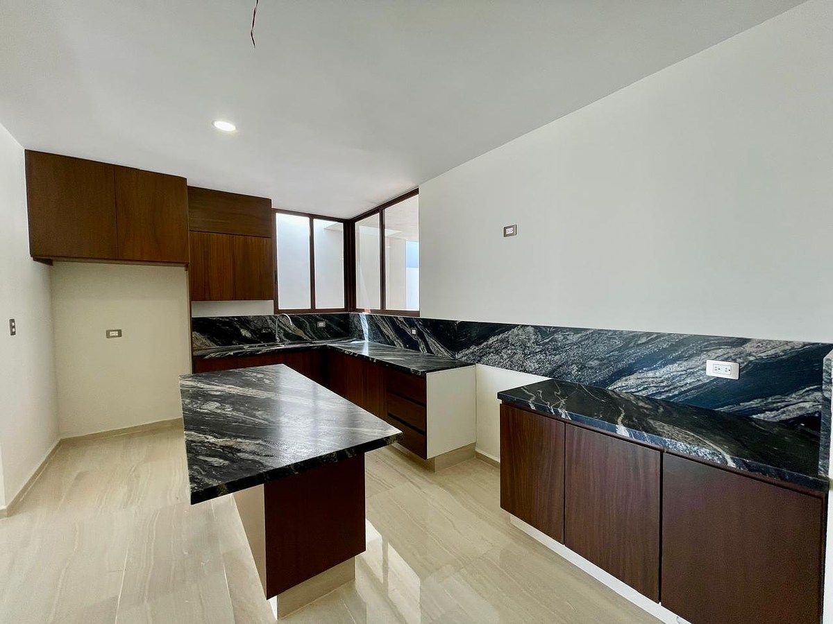 6 de 24: Cocina vestida