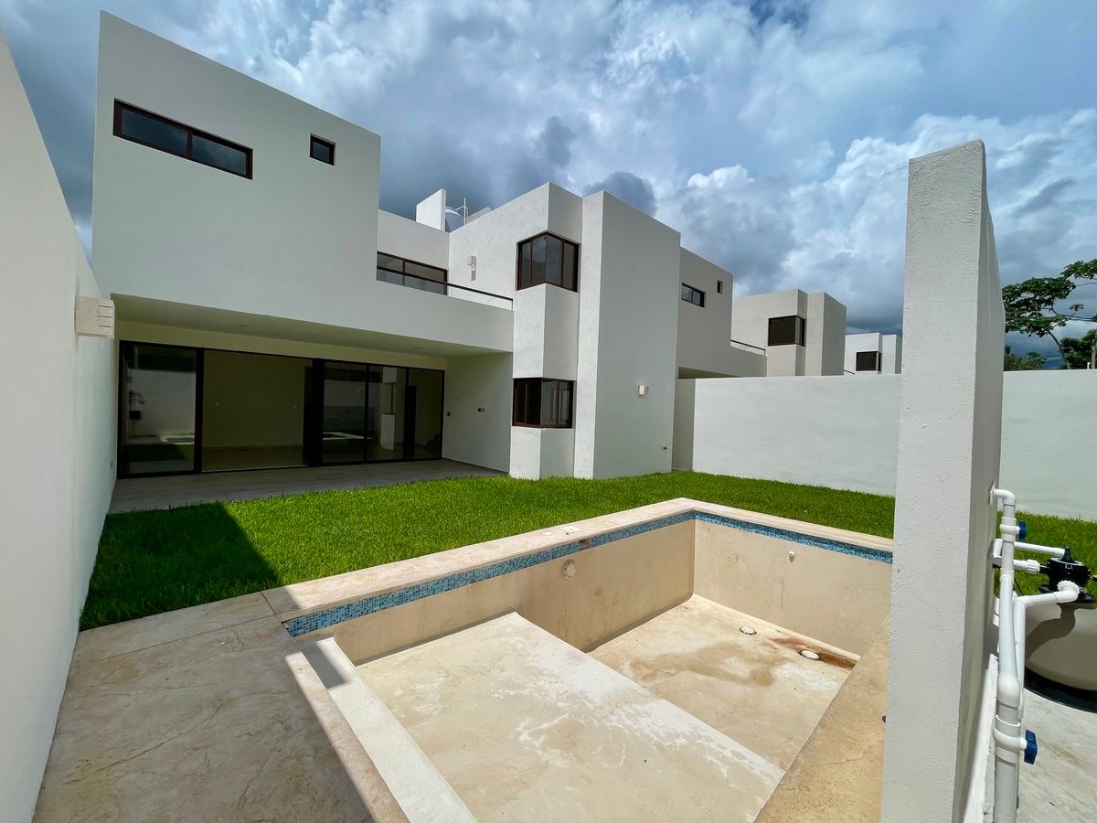 3 de 24: alberca y jardín