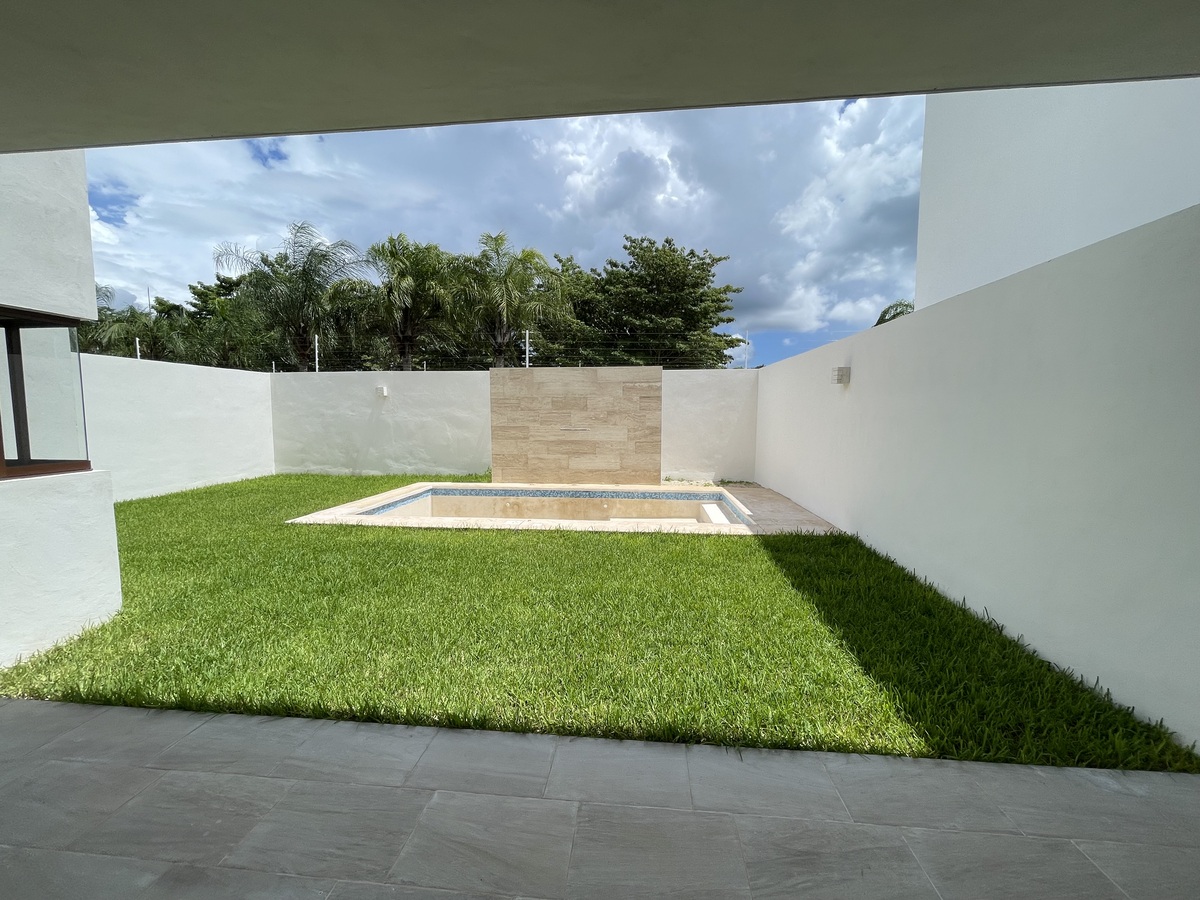 4 de 23: Vista al jardín desde la terraza