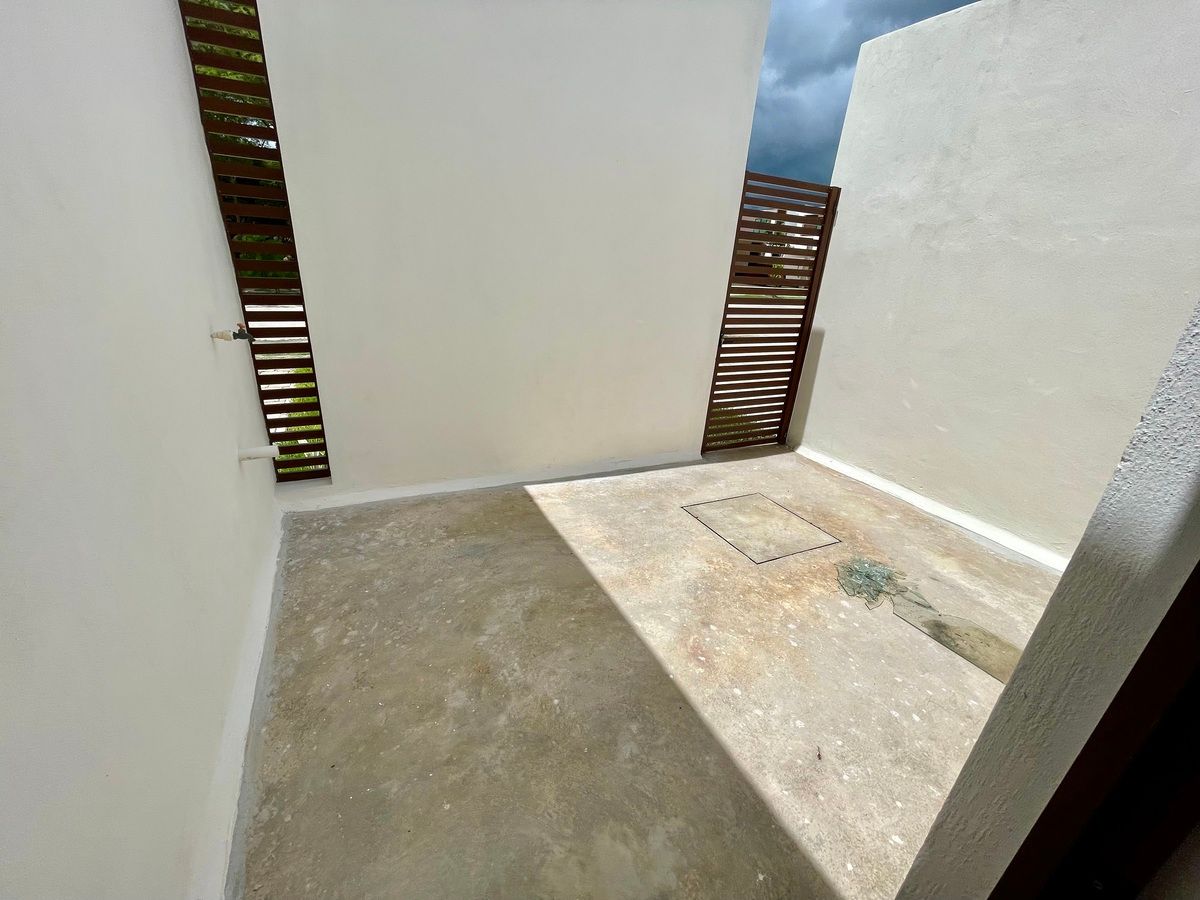 24 de 24: patio de tendido