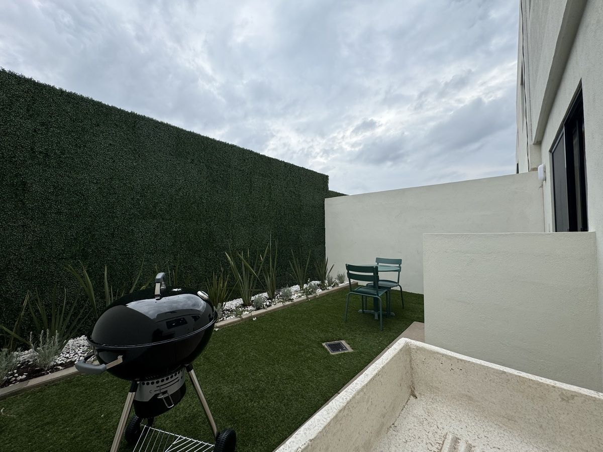 13 de 27: Patio y Área de lavado abierta