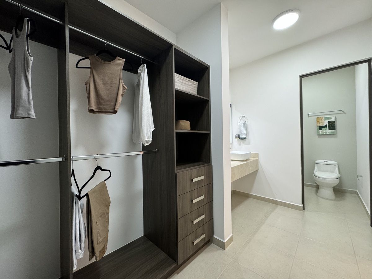 22 de 27: Wlak ing closet