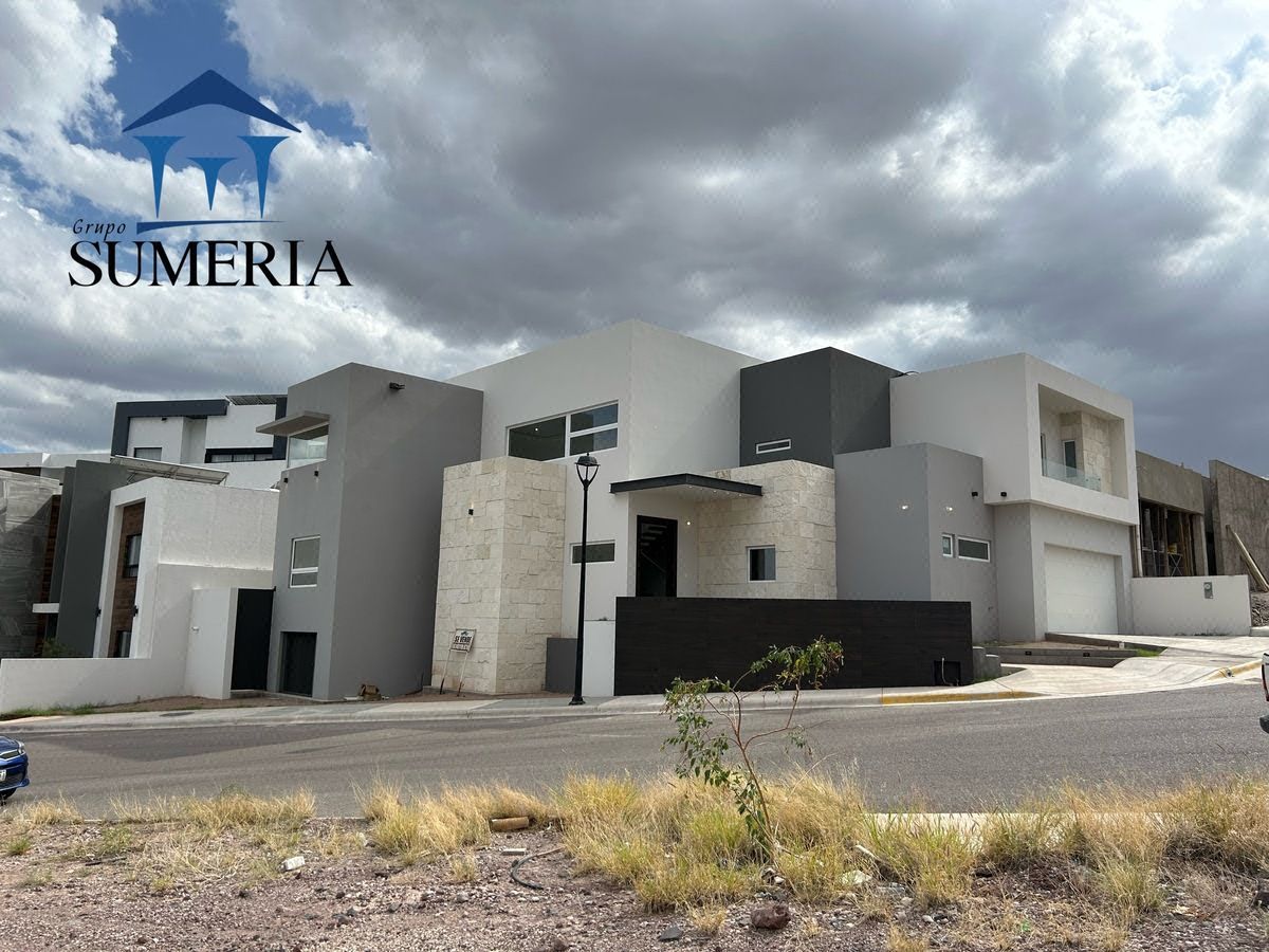 Exclusiva Casa Nueva en Vistas de las Lomas