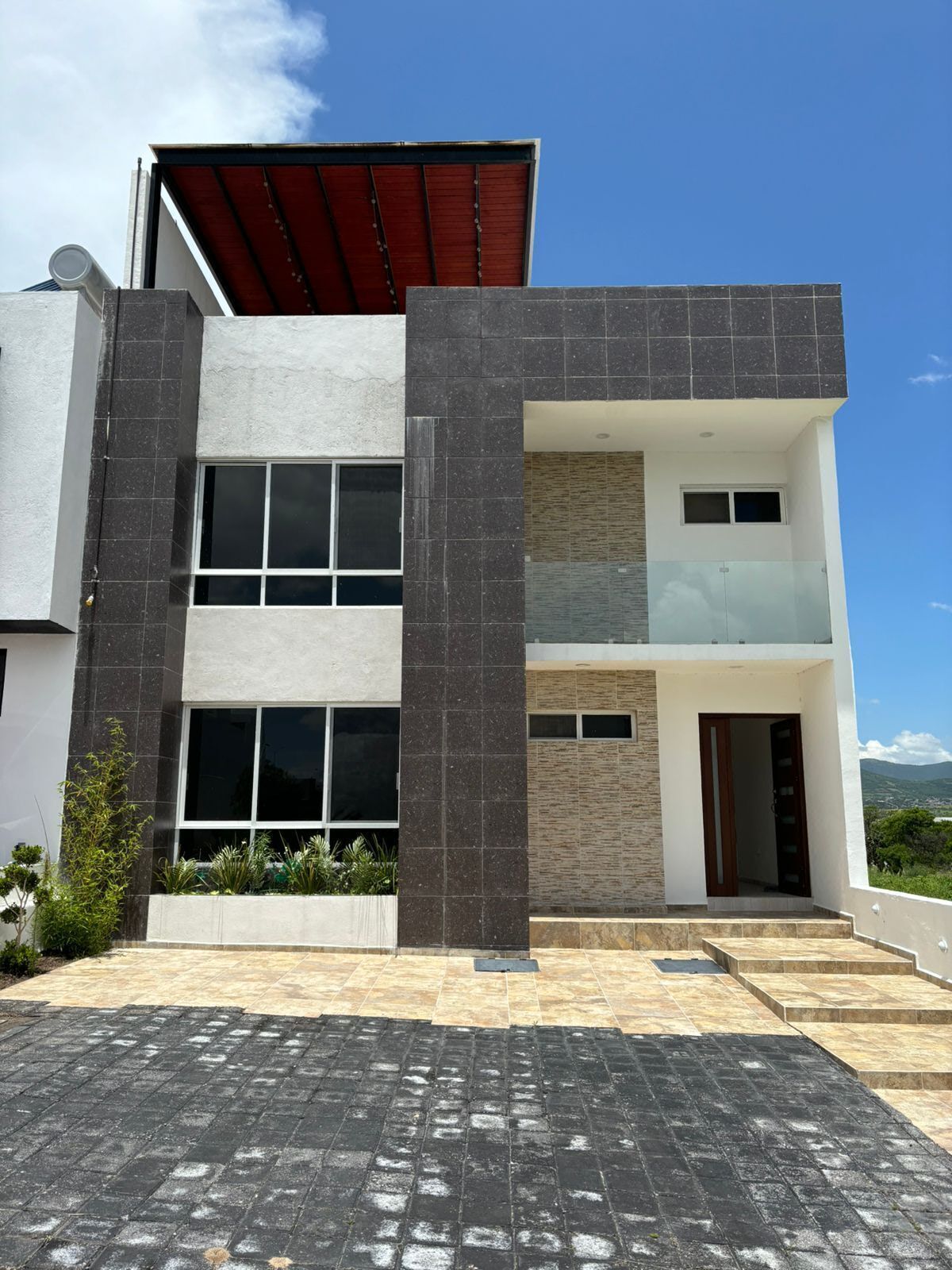 Casa de 3 niveles en Gran Reserva Preserve