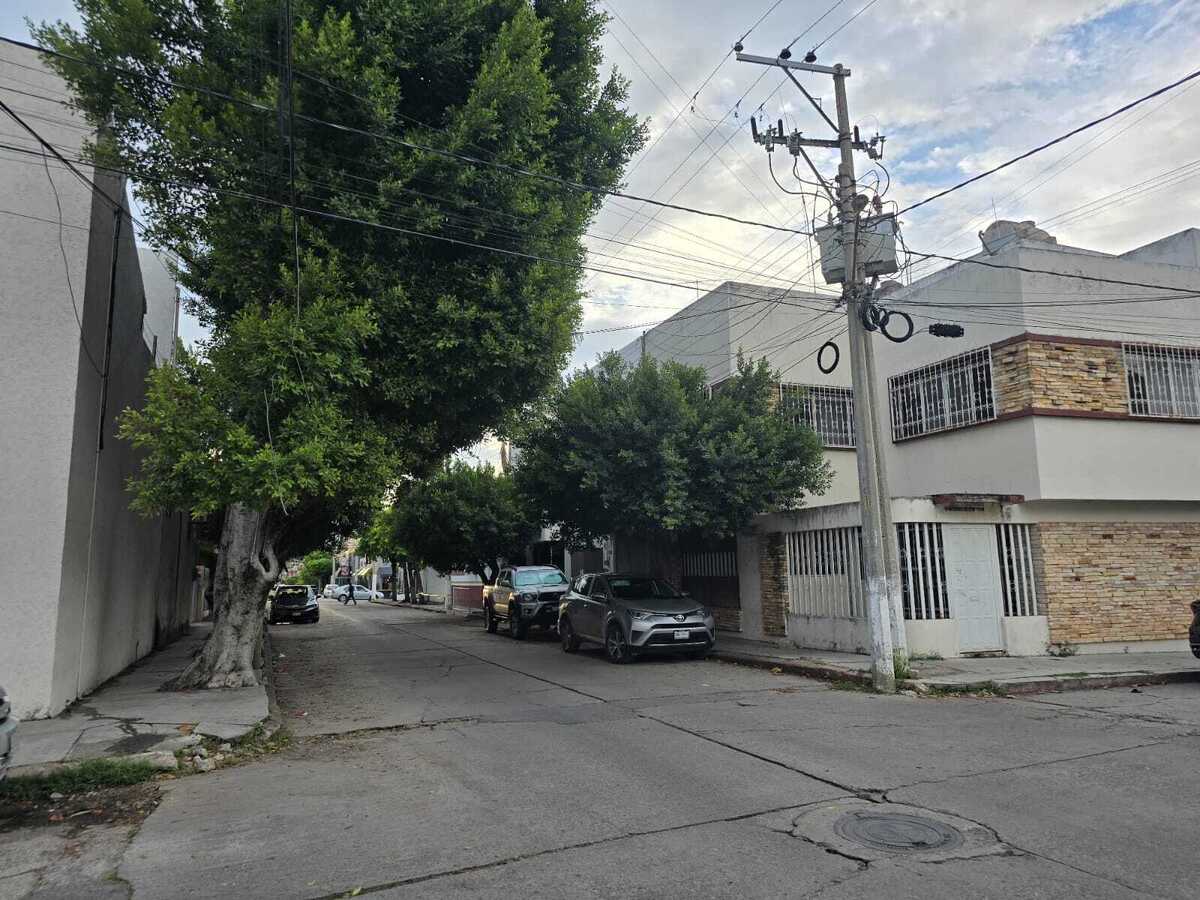 24 de 24: CALLE PRIMERA NORTE