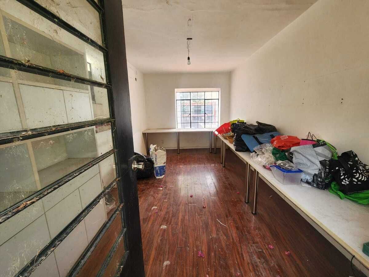 14 de 14: Estudio / oficina