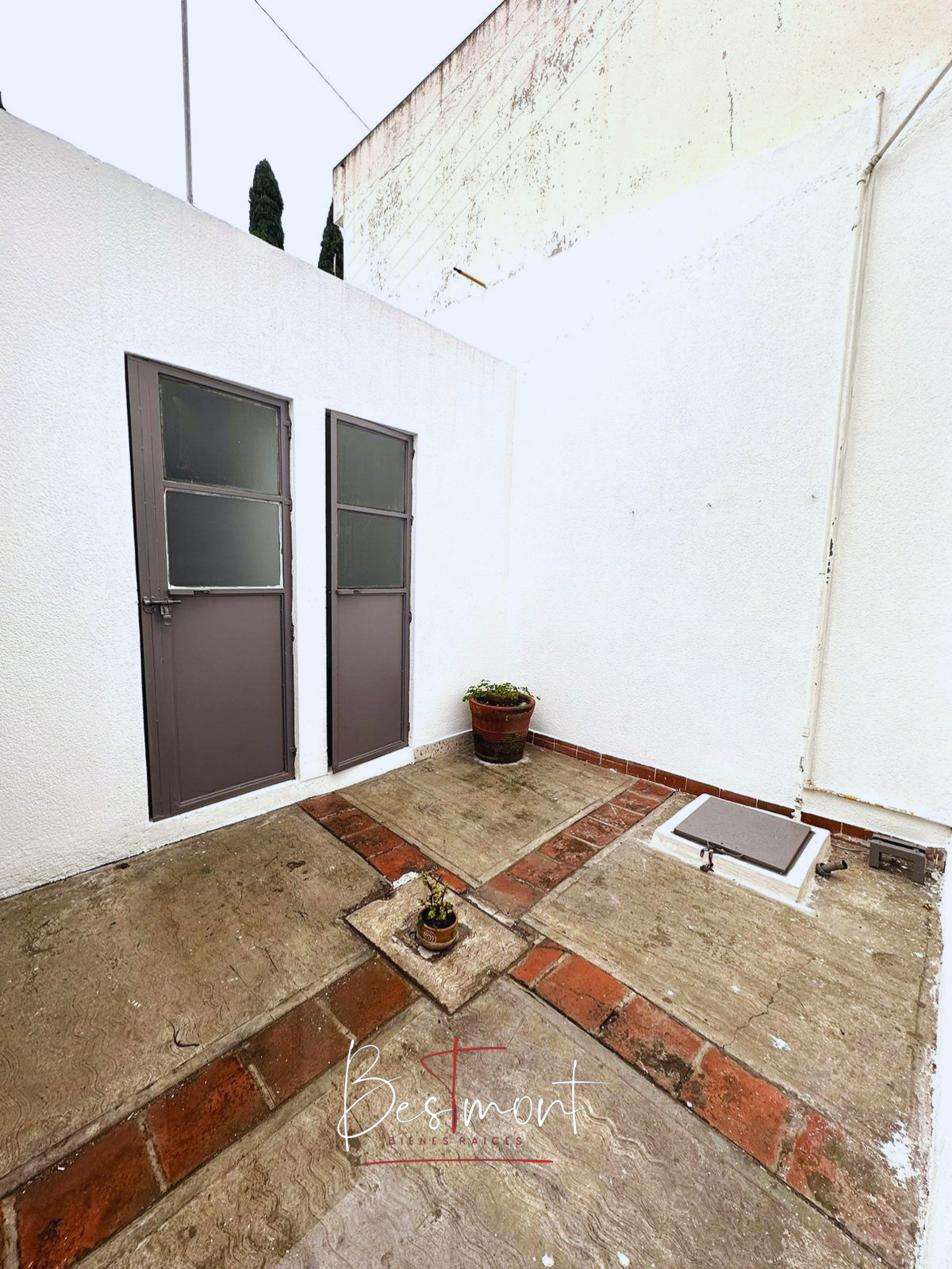 25 of 28: Patio de tendido