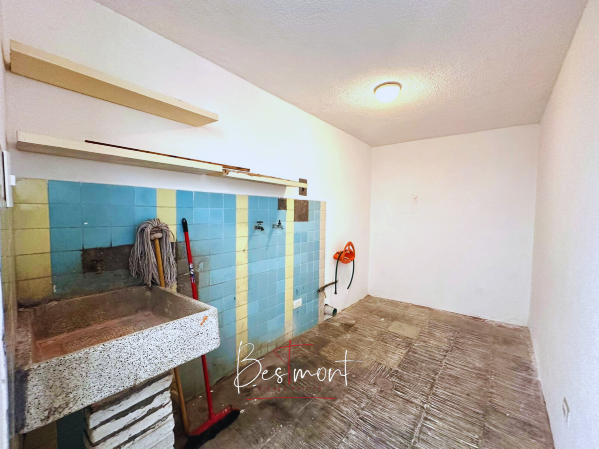 24 of 28: Cuarto de lavado