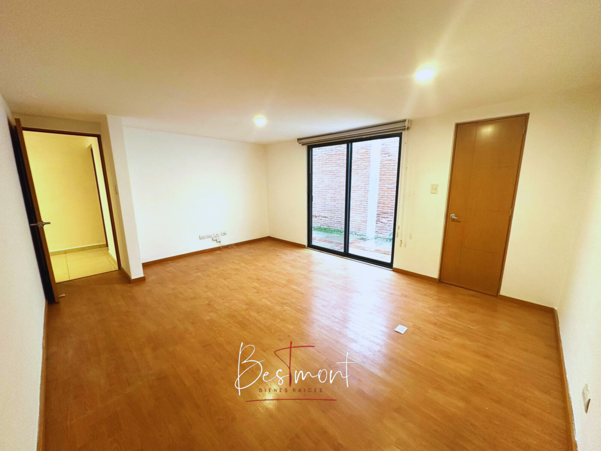 9 of 28: Recámara planta baja o sala de TV