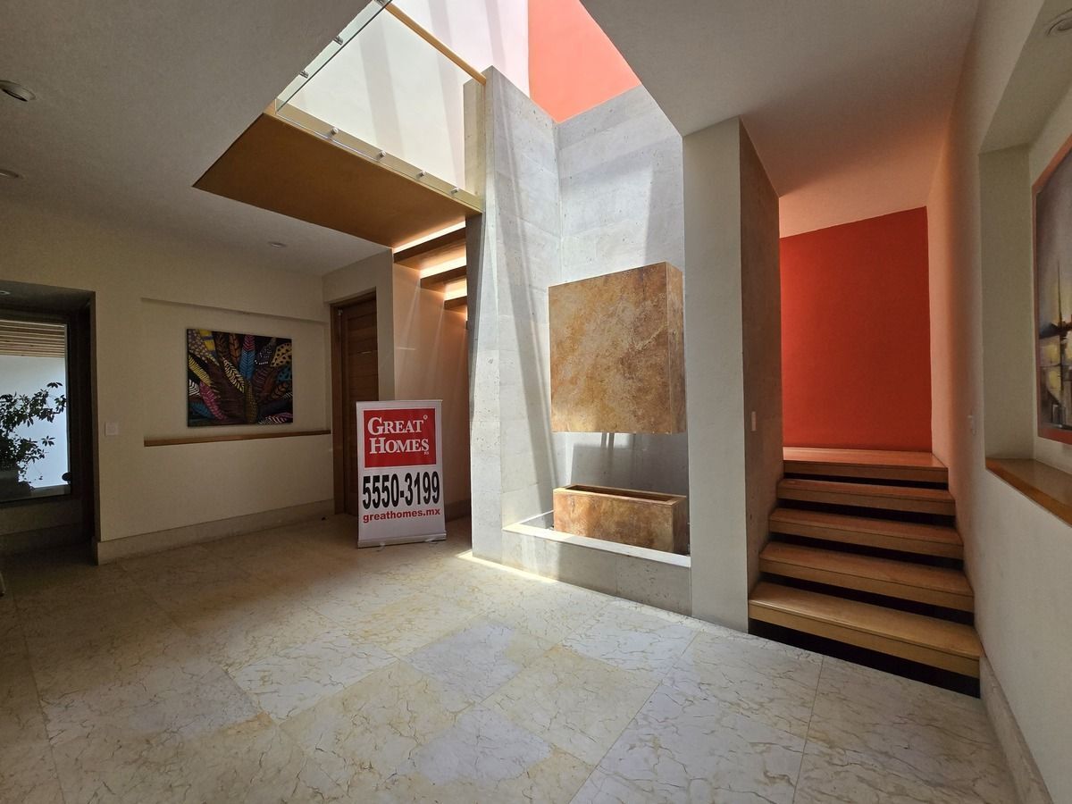 3 of 19: Vestíbulo de entrada